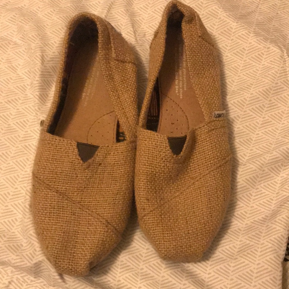 Toms